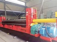 Hydraulische plaatbuigmachine met drie rollen